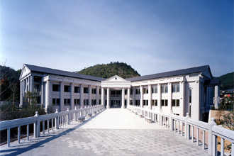 立命館大学　西園寺記念館